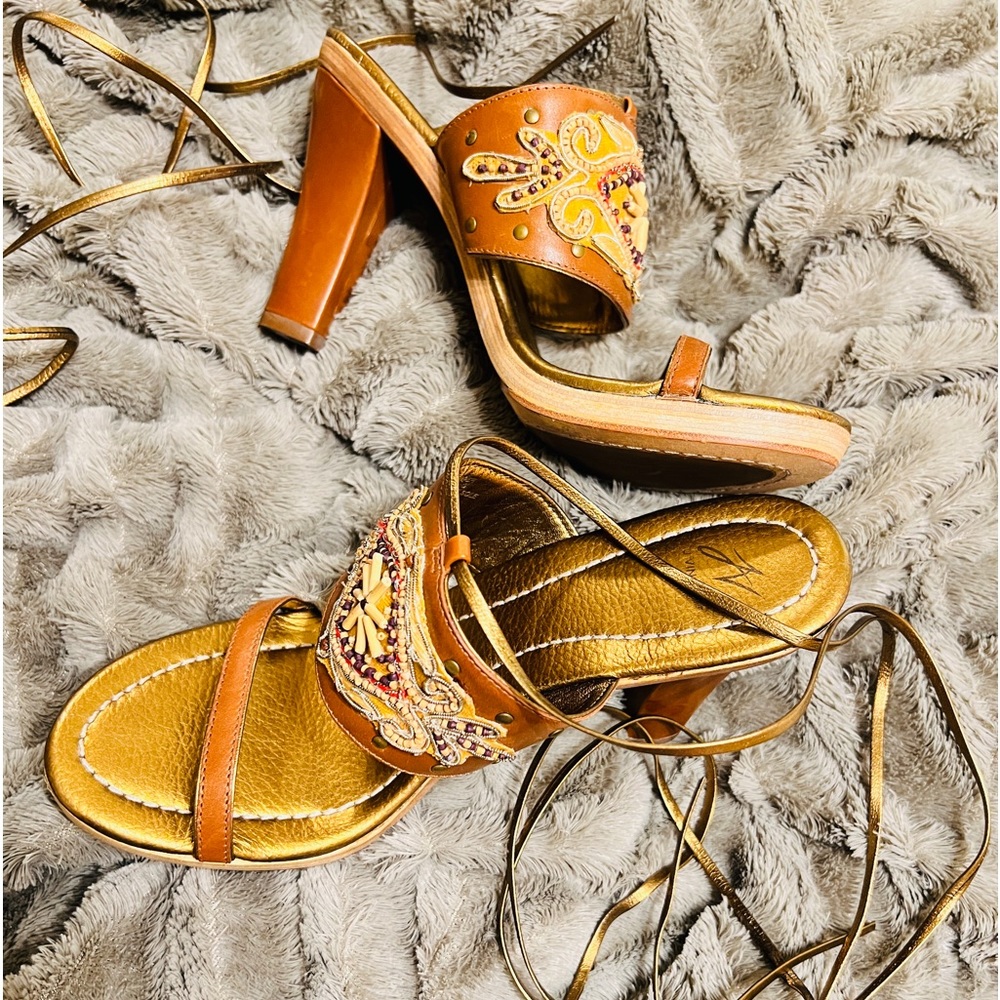 Vintage J. Vincent Beaded Heals-Size 8. Worn few times. Excellent Condition.